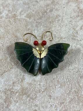 Vtg Butterfly Brooch Pin Jade Jadeite Carved Gold Tone